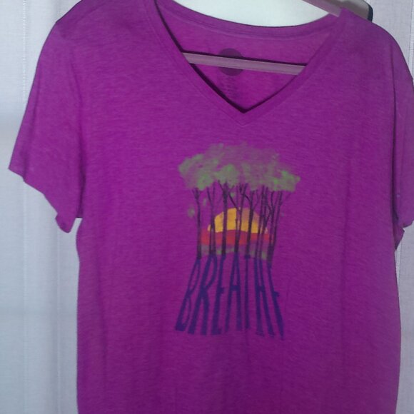 LIFE IS GOOD Short Sleeve V-neck "Breathe" Pink Tee XL - Picture 1 of 4